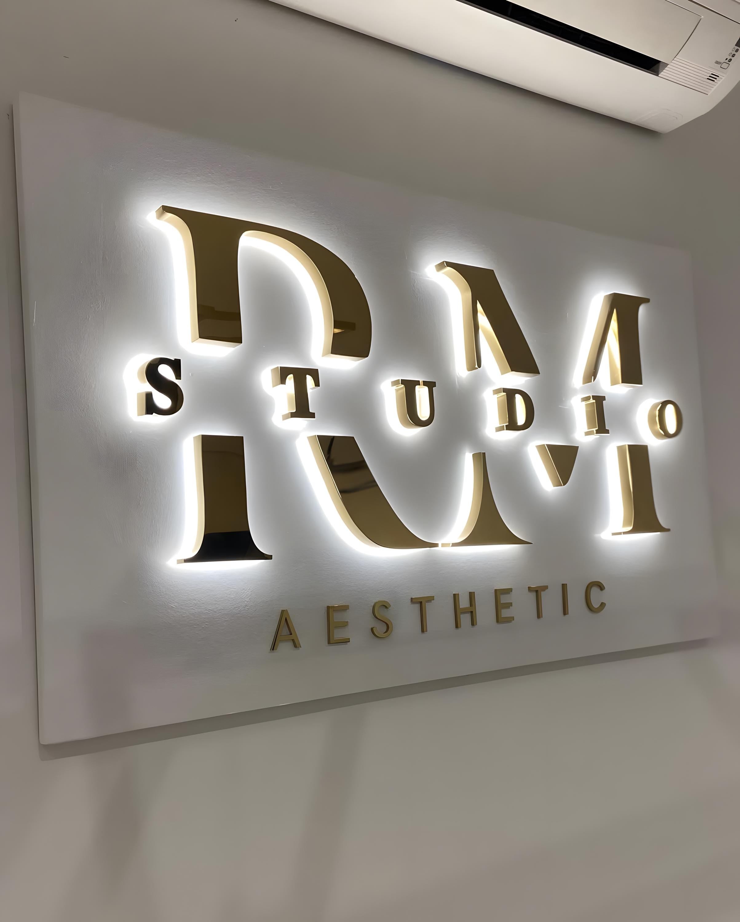 Personalized Aesthetic Clinic Sign